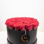 50pcs Red Roses With Black Lether Box